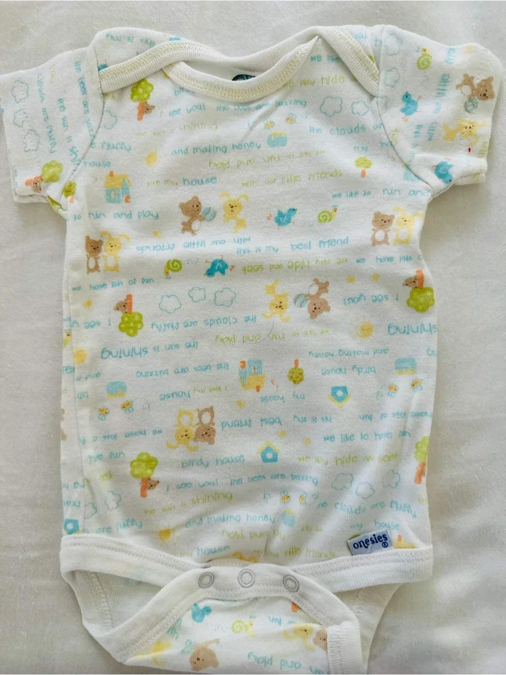 Bundle of 4 Gerber Cotton Onesies (6-9 mos)
